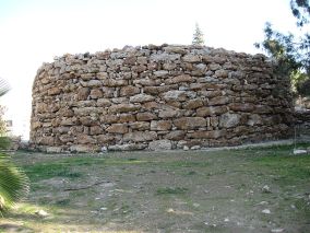 800px-An_Ammonite-era_watchtower_in_Amman,_Jordan