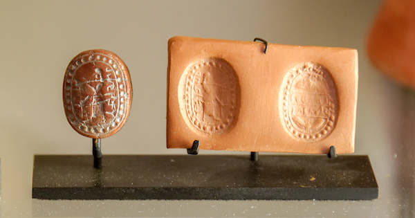 Seal of Shebnayahu servant of Uzziah king of Judah, with Assyrian figure, 1st half 8th c BC, tb0927195041